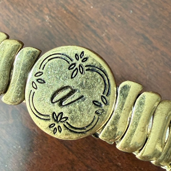 Anthropologie Gold-Tone Sweetheart Expansion Bracelet!!🔥🔥🔥 - Picture 5 of 13